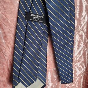 Brooks Brothers Silk Tie with Navy and Yellow Stripes